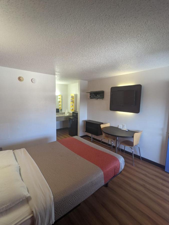 6-ashland, Oh Hotel 2*