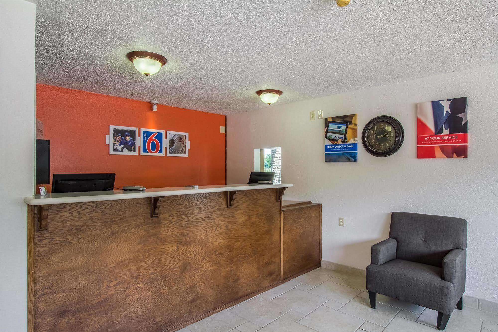 6-ashland, Oh Hotel 2*