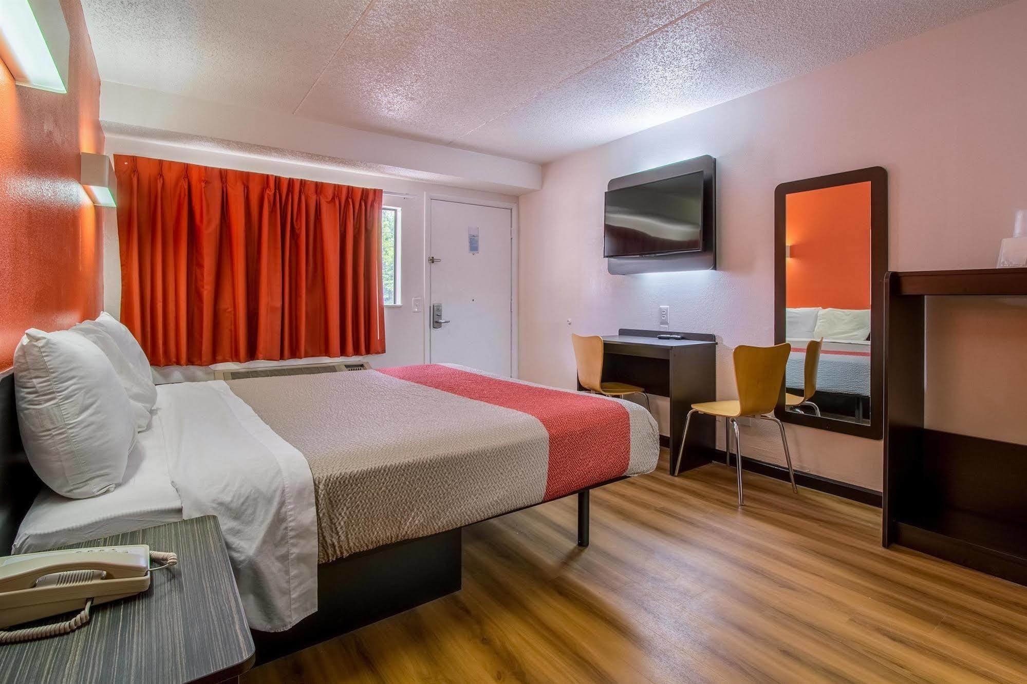 Hotel 6-ashland, Oh